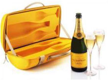 Veuve Clicquot VEUVE CLICQUOT INSULATED GIFT SHOPPING COOLER BAG. 